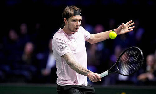 Казахстанский теннисист сотворил сенсацию в Париже