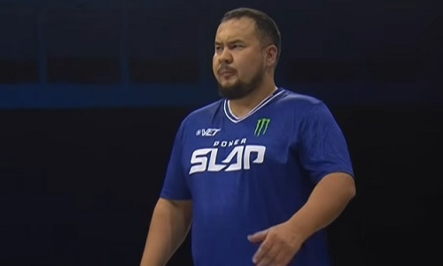 Неожиданным исходом завершился поединок казахстанца в лиге Даны Уайта