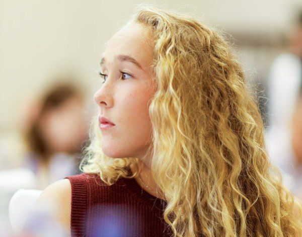 Елена Рыбакина побывала на вечеринке с Миррой Андреевой и Игой Швентек. Фото