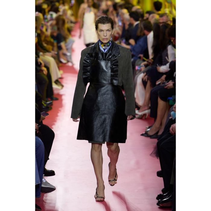 Мила Йовович удивила поклонников чрезмерной худобой. Фото