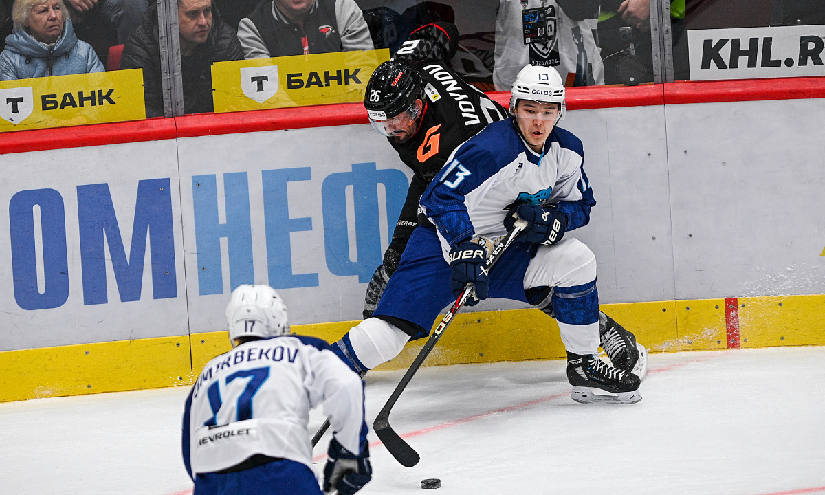 Фоторепортаж с матча КХЛ «Авангард» — «Барыс» 4:3