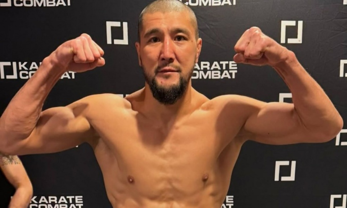 Известный казахский боец прошел взвешивание перед титульным боем в США