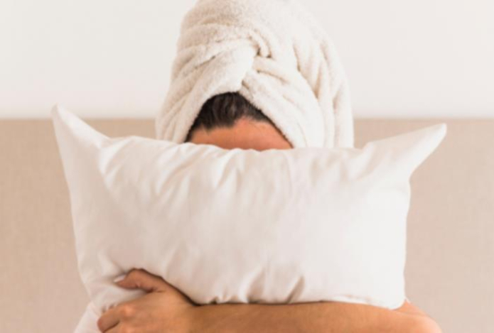 Почему сон с мокрыми волосами — фатальная ошибка