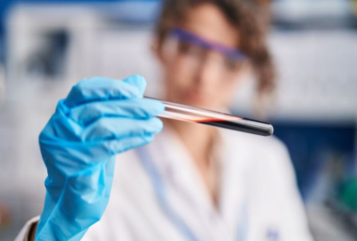 Названы симптомы, которые указывают на болезни крови