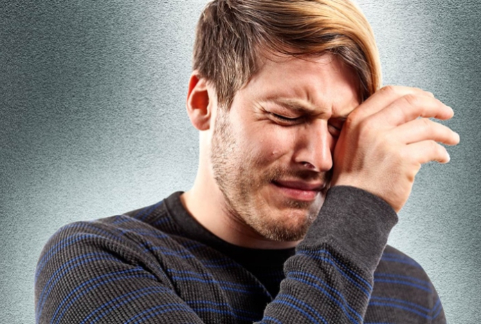 Попала соринка в глаз? Советы врачей, как не навредить