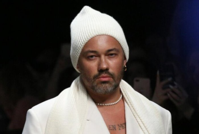 Самые модные головные уборы на зиму назвал известный стилист