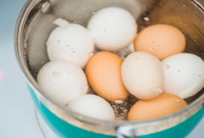 Как сварить яйца правильно. Одна хитрость меняет все