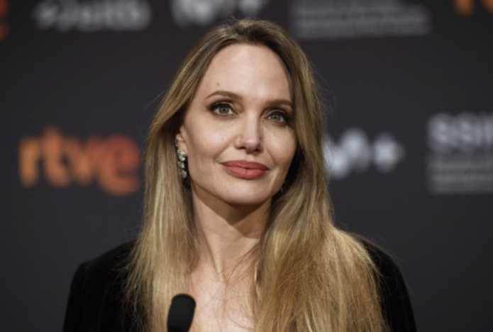 Анджелина Джоли рассказала, жалеет ли о самом трудном решении в жизни