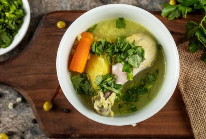 Добавьте этот ингредиент в куриный суп и он станет непревзойденным