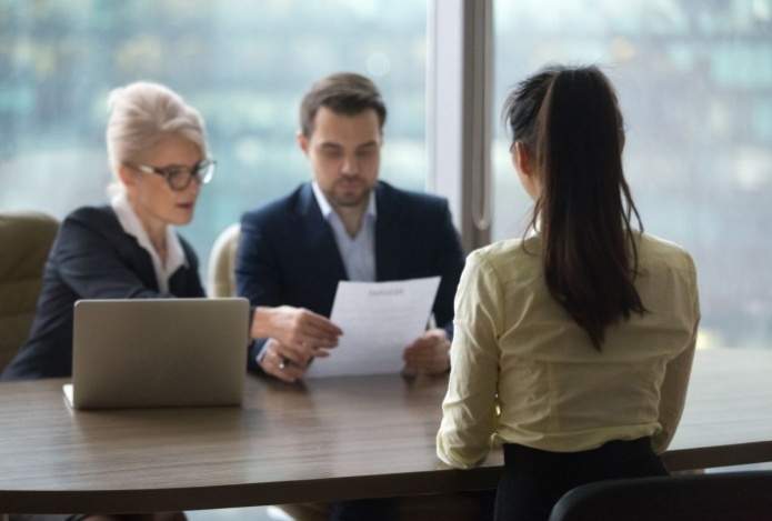 Названы главные ошибки в выборе образа для собеседования