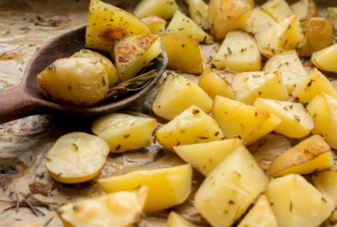 Не жареная и не пюре. Названы два самых полезных способа готовить картофель