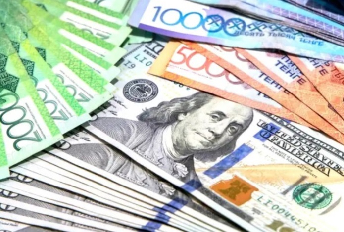 Названы знаки зодиака, которых ждет октябрьский денежный бум