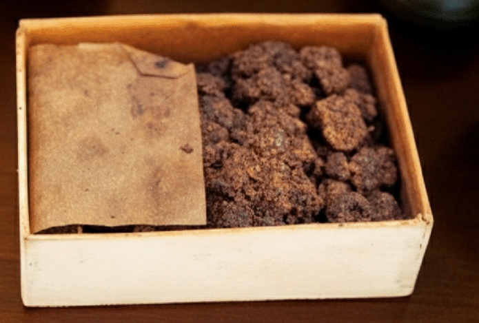 Кусок свадебного торта королевы Елизаветы II будет выставлен на аукцион