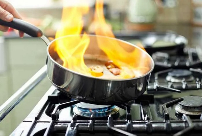Почему нельзя раскалять сковороду — советы экспертов для безопасной готовки