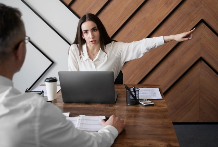 Семь способов остановить хамство без конфликта