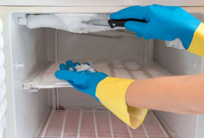 Как разморозить холодильник за 15 минут — проверенные способы без фена и риска