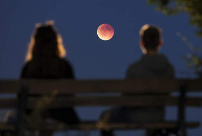 Крупнейшее суперлуние 2025 года — влияние на людей и запреты этого дня