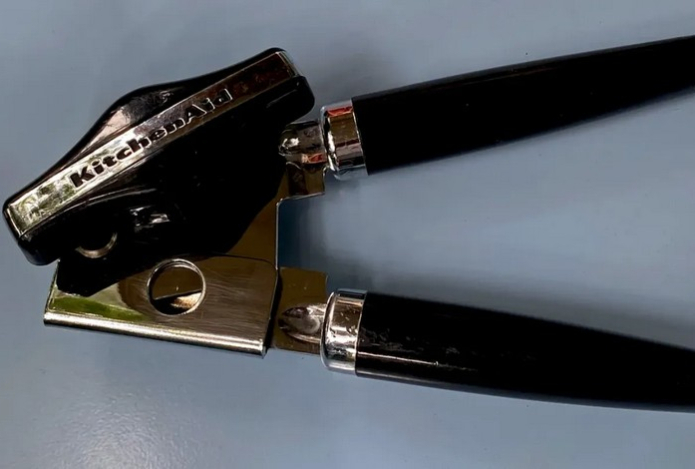 Эксперты назвали кухонные предметы, которые стоит чаще менять