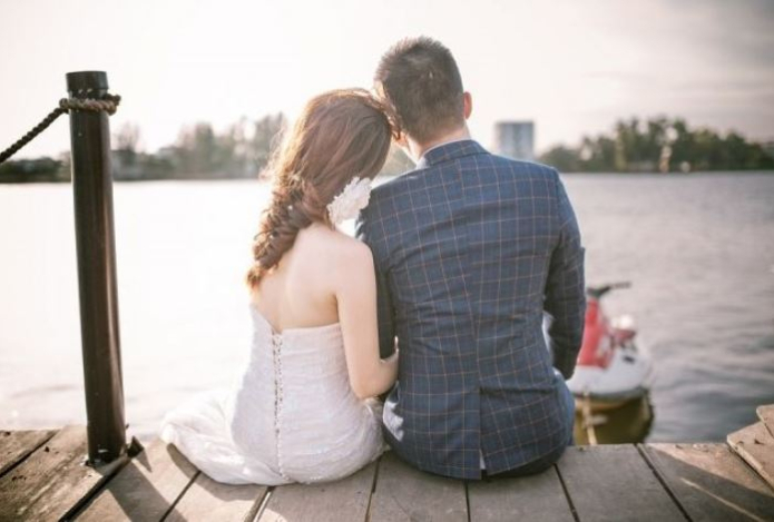 Как брак влияет на уровень счастья