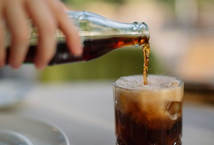 Четыре напитка, которые разрушают суставы