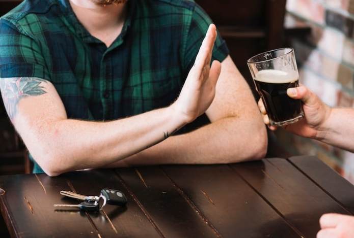 На сколько лет алкоголь приближает инсульт