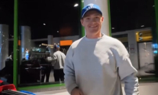 Звездный новичок «Барыса» прибыл в Казахстан. Видео