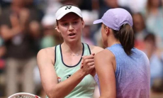 Елена Рыбакина — Ига Швентек: прямая трансляция матча Итогового турнира WTA