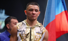 Российский боксер оформил быстрый нокаут в главном бою вечера за титул. Видео