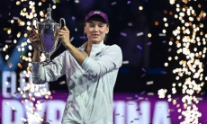 «Горько осознавать, что Рыбакина выступает под другим флагом». В России восхищаются триумфом казахстанки