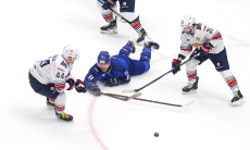 Разгром произошел в матче «Барыса» и лидера КХЛ