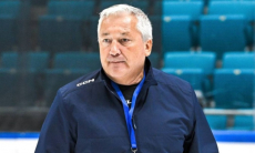 Наставник «Барыса» получил плохую новость после разгрома в КХЛ