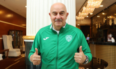 Сборная Казахстана окажет помощь Станиславу Черчесову