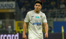 «Это два футболиста, которым удалось в 16 лет». Дастана Сатпаева сравнили с легендой «Кайрата»