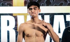 Казахстанский боксёр прошёл взвешивание перед дебютным боем в США