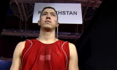 Разгром и два нокдауна подарили Казахстану финал с Узбекистаном на Кубке мира по боксу