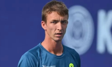 Казахстанский теннисист стартовал с победы на международном турнире