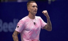 Казахстанский теннисист выиграл два матча за день и попал в полуфинал