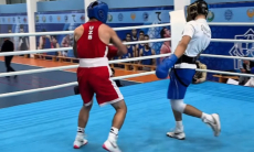 Профи из сборной Казахстана показал класс титулованному узбекистанцу. Видео