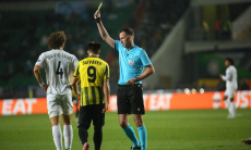 Намеренная желтая карточка Дастана Сатпаева. Кто уже этим промышлял и чем это заканчивалось?