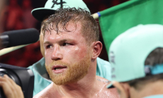 Чемпион с рекордом 31-0 нокаутировал соперника и испугал «Канело»