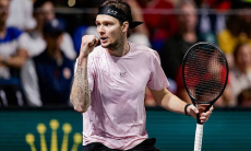 Тремя сетами завершился матч Александра Бублика на уникальном турнире