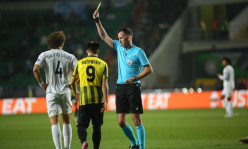 Намеренная желтая карточка Дастана Сатпаева. Кто уже этим промышлял и чем это заканчивалось?