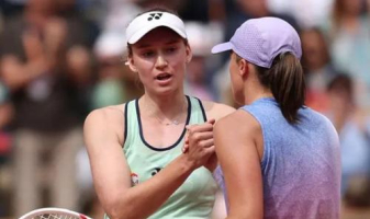 Елена Рыбакина — Ига Швентек: прямая трансляция матча Итогового турнира WTA