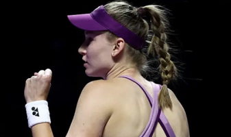 Рыбакина объяснила сенсационный разгром Швентек на Итоговом турнире WTA