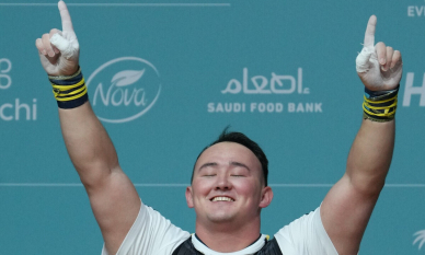 Казахстанец стал трехкратным чемпионом Исламиады-2025