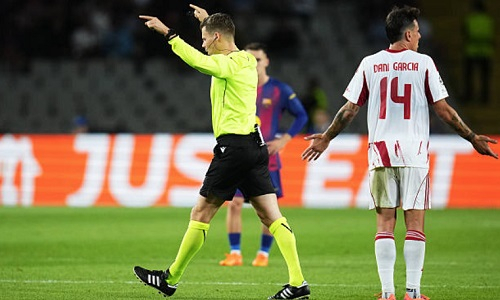 Удалением и пенальти обернулся матч соперника «Кайрата» в Лиге Чемпионов