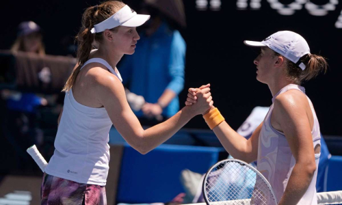 Победительницу матча Рыбакина — Швёнтек «определили» в трёх сетах