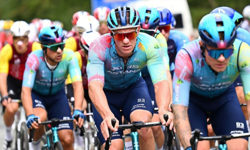 «Астана» объявила о возвращении опытного гонщика