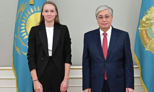 Касым-Жомарт Токаев наградил Елену Рыбакину 