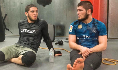 В UFC выбрали между Исламом Махачевым и Хабибом Нурмагомедовым